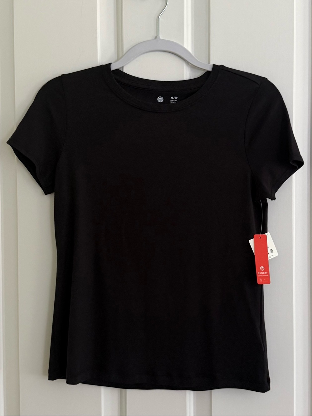 Sundry Black Tencel T-Shirt - Women's Size XS 
*NWT